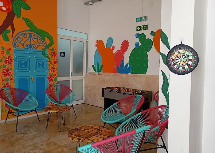 Follow The Sun Boutique Hostel - Pool, Breakfast & Sea Views