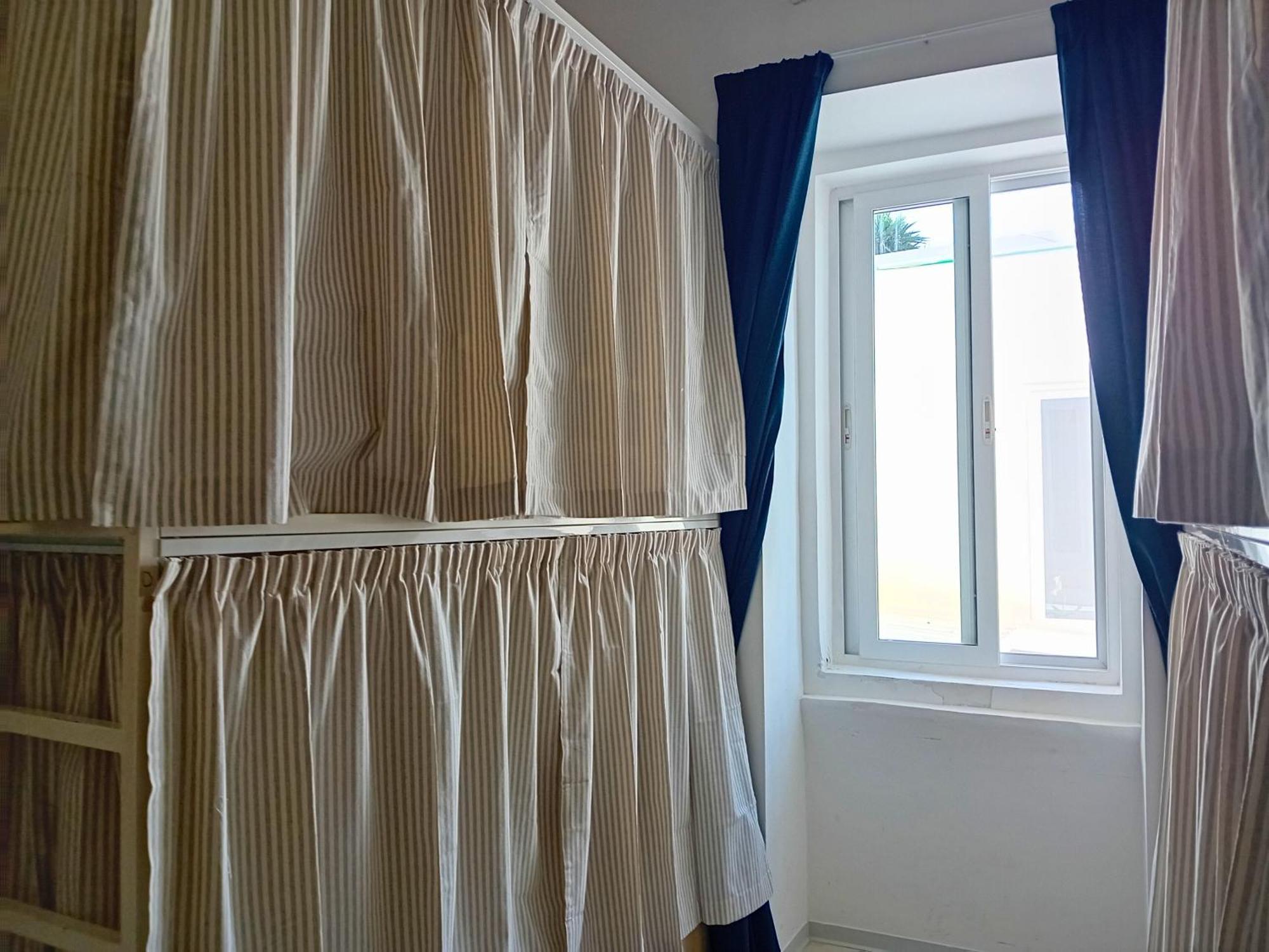 Follow The Sun Boutique - Pool, Breakfast & Sea Views Hostel Saint Julian's