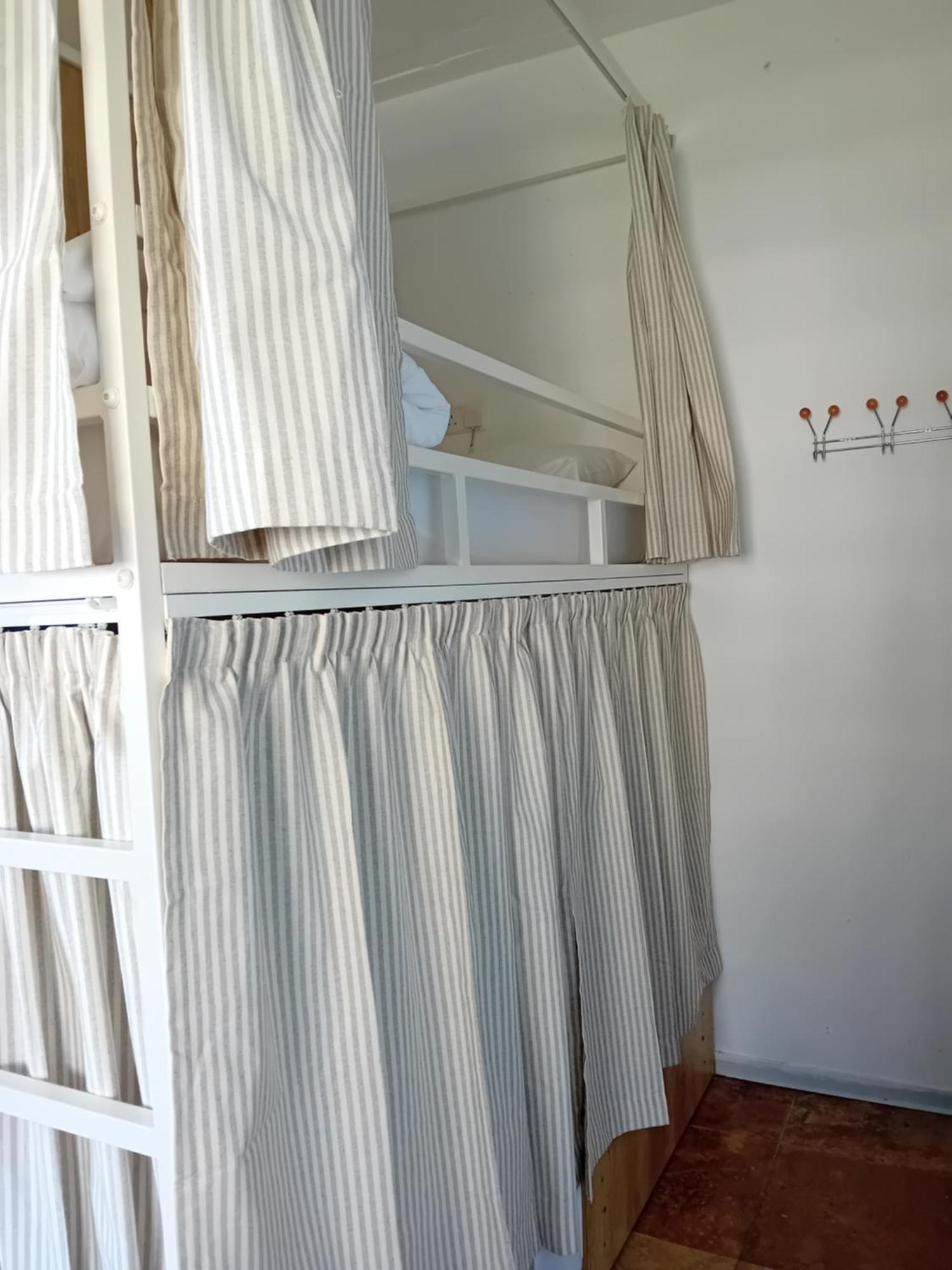 Хостел Follow The Sun Boutique - Pool, Breakfast & Sea Views