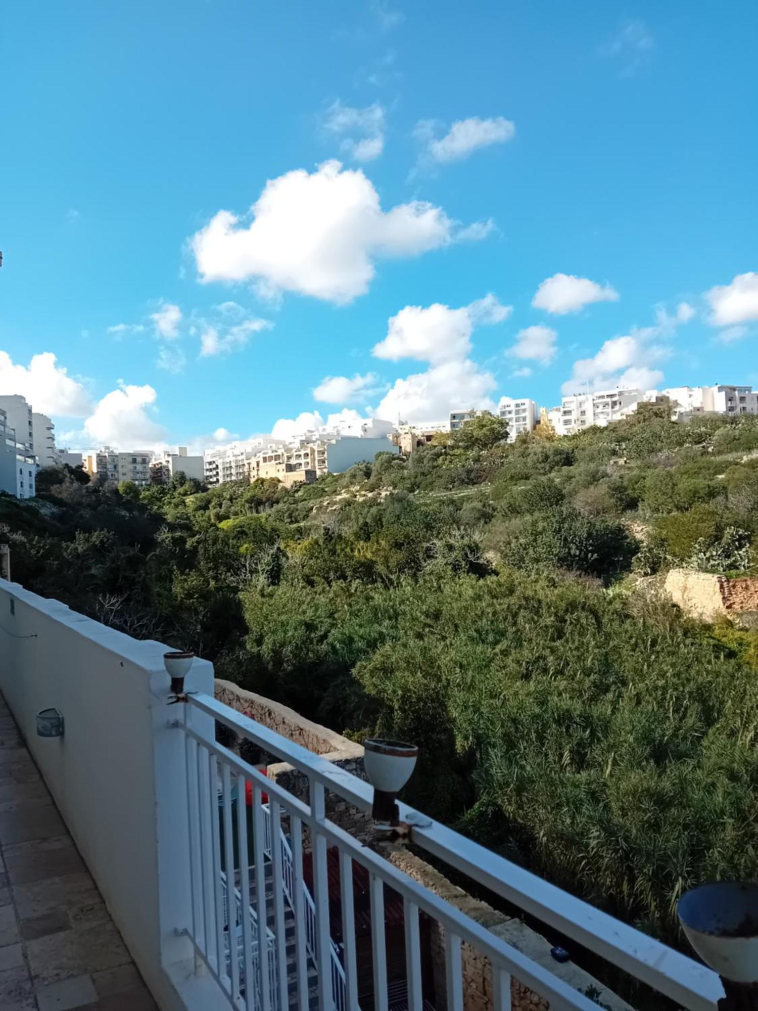 Follow The Sun Boutique - Pool, Breakfast & Sea Views Хостел *
