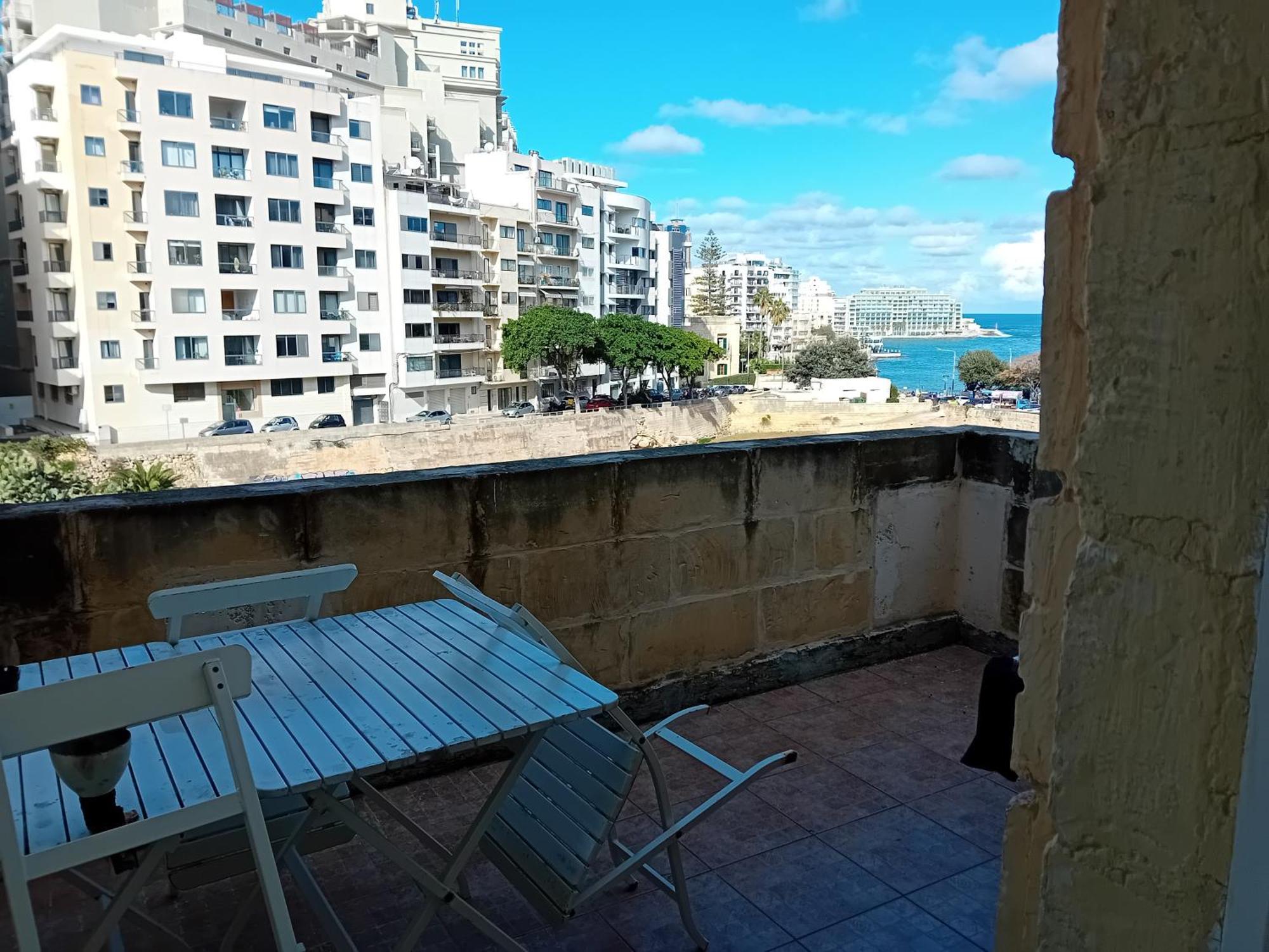 Follow The Sun Boutique - Pool, Breakfast & Sea Views * Сент Джулианс