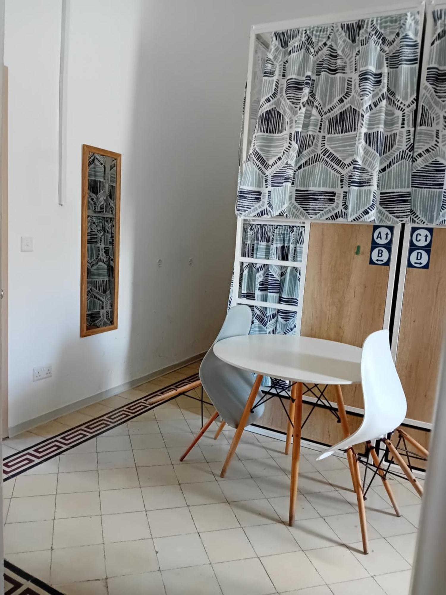 Hostel Follow The Sun Boutique - Pool, Breakfast & Sea Views